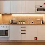 Upscale & Trendy Flat In The Center Daire *
