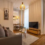 Apartament Upscale & Trendy Flat In The Center Lizbona