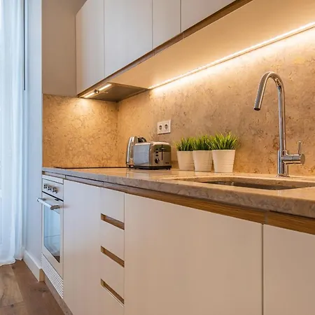 Апартаменти Upscale & Trendy Flat In The Center Лісабон
