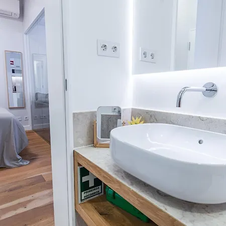 Apartment Upscale & Trendy Flat In The Center By Lovelystay