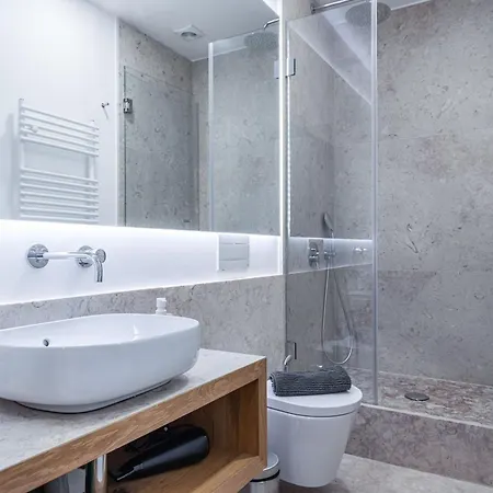 Upscale & Trendy Flat In The Center By Lovelystay