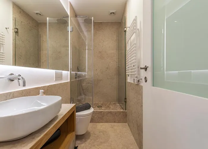 Upscale & Trendy Flat In The Center